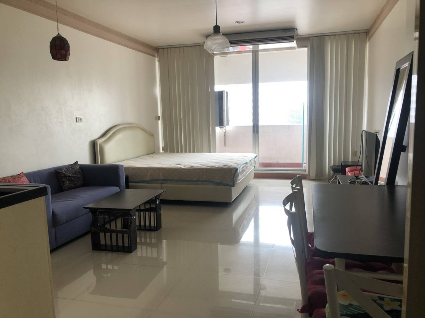 ITF  Silom palace condo  for rent