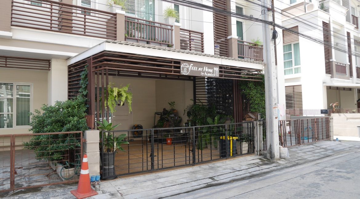LINE_ALBUM_premium place_๒๒๐๑๑๐_19