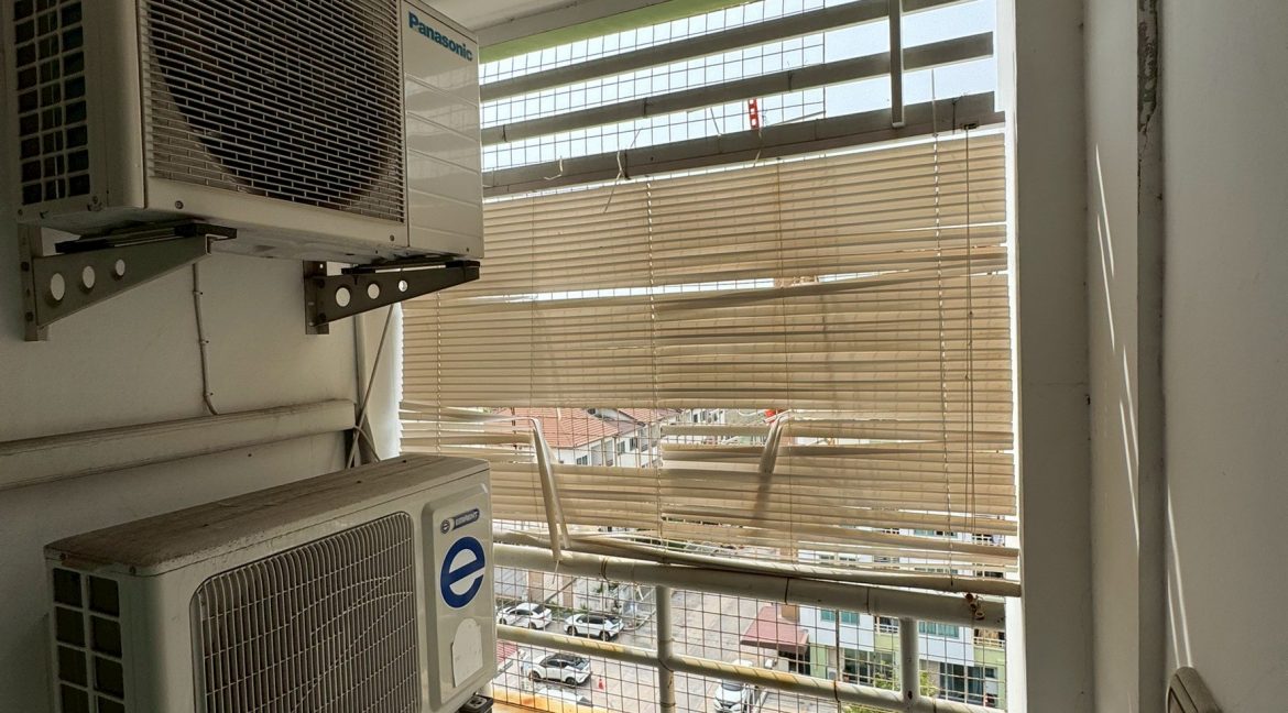 LINE_ALBUM_Condo noWatermarks_250418_32