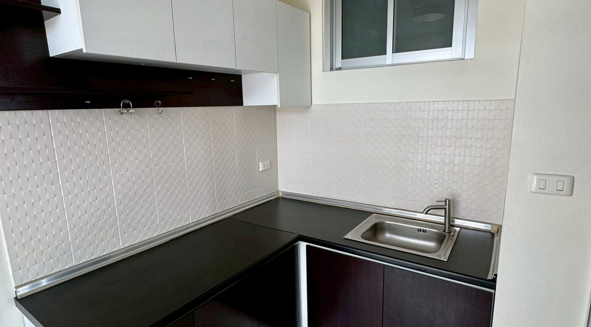 LINE_ALBUM_Condo noWatermarks_250418_33
