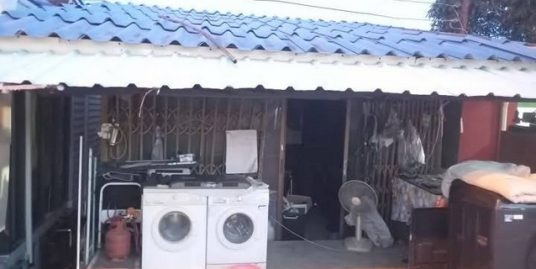 ที่ดินพร้อมสิ่งปลูกสร้าง ติดถนน 4 เลน ถนนบางปะอินสายใน ราคาไม่ถึงล้าน น้ำท่วมไม่ถึงบ้าน ทำเลสามารถเปิดร้านเล็กๆได้