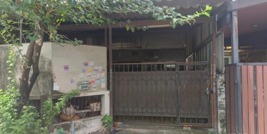 ขายทาวเฮาส์ นวมินทร์90 32 ตร.ว. ตามสภาพ ราคา 1.5 ล้านบาท