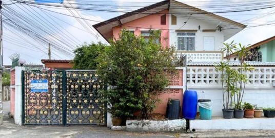 ขายถูกมาก!!! หมู่บ้านหลักสี่แลนด์ ซ.โกสุมรวมใจ 39 (ขนาด 37 ตร.ว.) ใกล้สนามบินดอนเมือง รร.นานาชาติฮาร์โรว์ : Lak Si Land