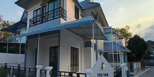 หลังมุมใหญ่5นอนขายบ้านเดี่ยวสินบดีใกล้ปากเกร็ดถนนชัยพฤกษ์ หรือจะออกถนนราชพฤกษ์ ใกล้ตลาดปากเกร็ดข้ามสะพานพระรามสี่มาถนนชัยพฤกษ์