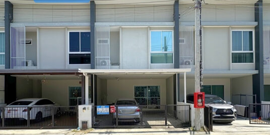 ขายทาวน์โฮม บ้านธงสิริ3 บ้านกล้วย-ไทรน้อย (ขนาด 20 ตร.ว.) ใกล้โฮมโปร บางบัวทอง และ MRT คลองบางไผ่ ไทรน้อย นนทบุรี : Baan Thongsiri3 Baan Kluay – Sai Noi