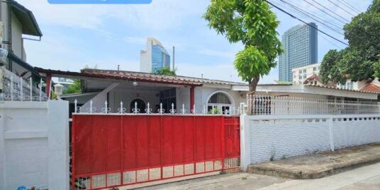 ขาย !!! บ้านเดี่ยว 1 ชั้น ห้วยขวาง ซอยประชาราษฎร์บำเพ็ญ10 (ขนาด 55 ตร.ว.) กรุงเทพฯ ต่อเติมพื้นที่ใช้สอยหลายห้อง ใกล้ MRT ห้วยขวาง
