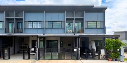 สิริเพลส รังสิต ถ.รังสิต-ปทุมธานี หน้าบ้านไม่ชนใคร ได้ความเป็นส่วนตัว Siri Place Rangsit